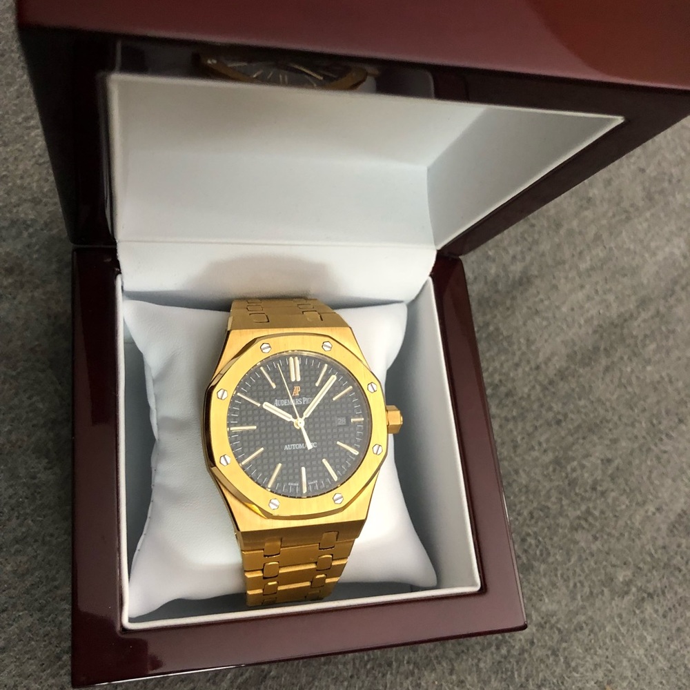 Watch box
